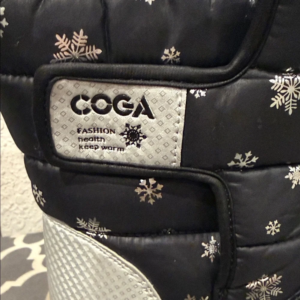 Kids Coga Snow Boots - Black and White Size 1.5
